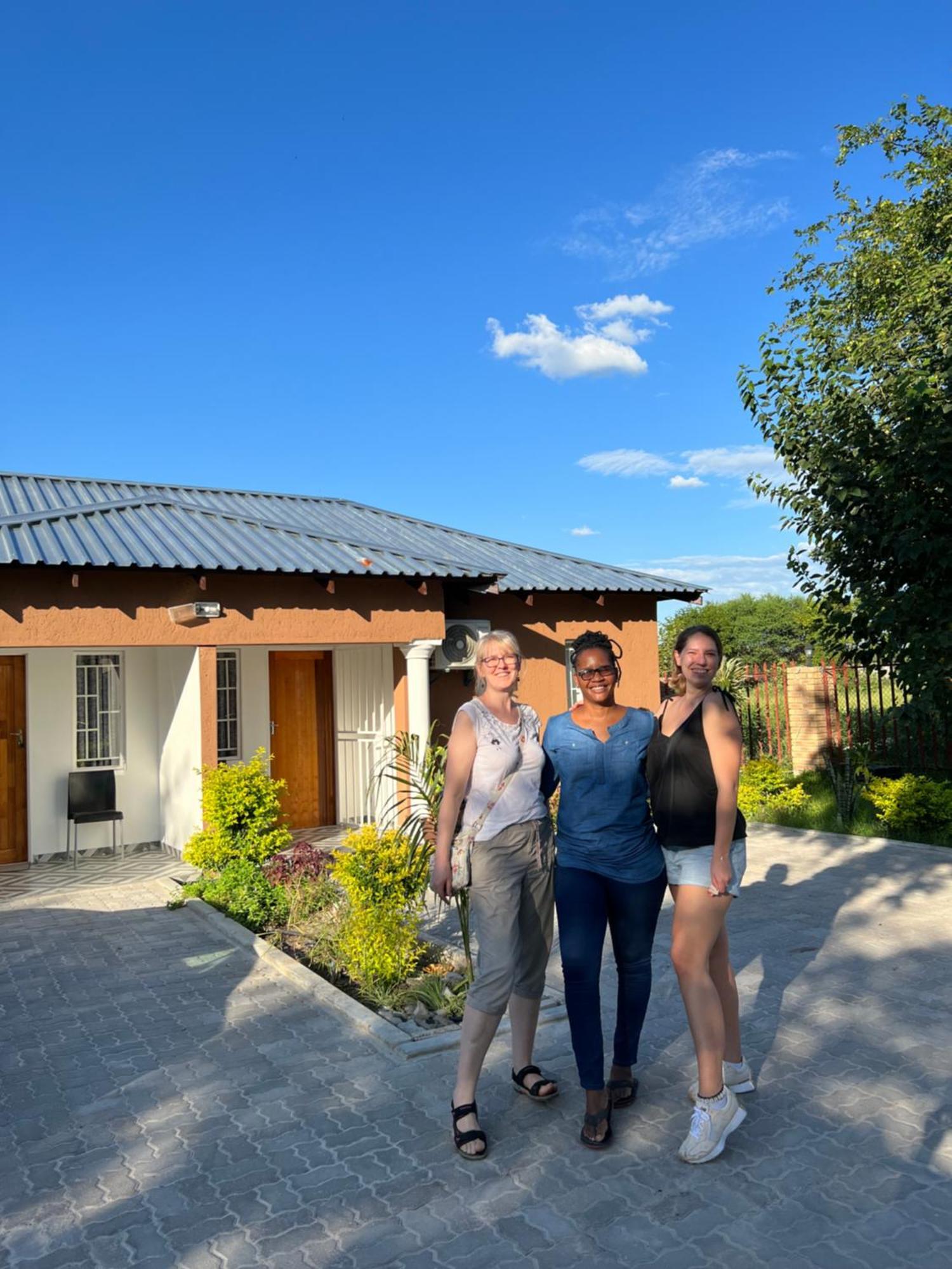 Jayla Homestay Maun Luaran gambar